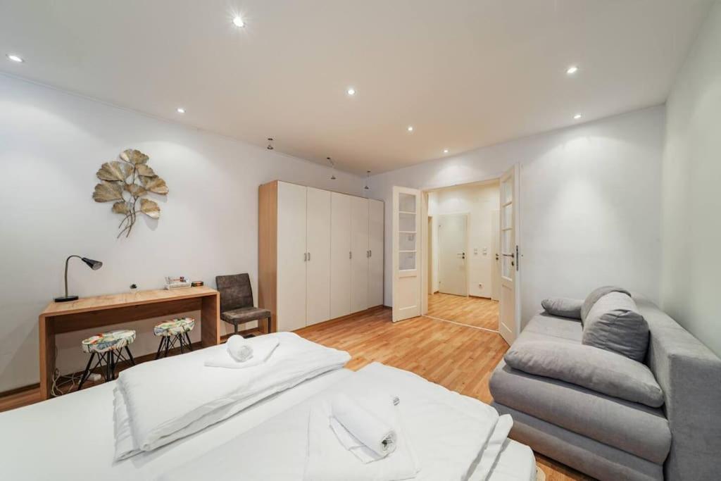 2 Bedroom Near Belvedere Castle Wien