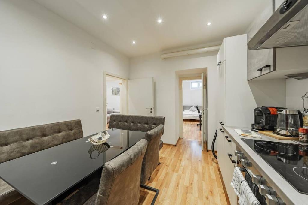 2 Bedroom Near Belvedere Castle * Wien